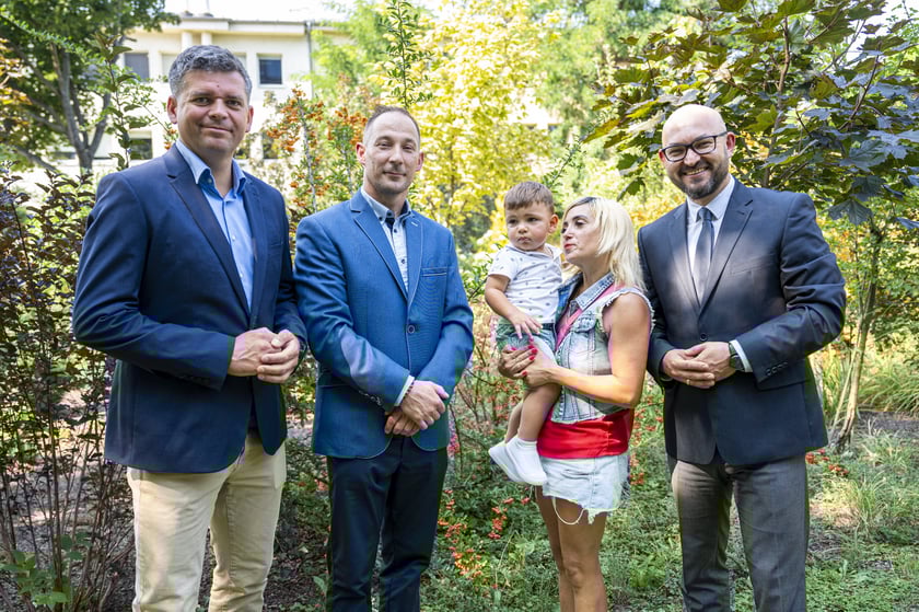 Kierowca MPK uratował duszące się dziecko. Do bohaterskiej akcji doszło w niedzielę, 18 sierpnia, przy placu Jana Pawła II we Wrocławiu.